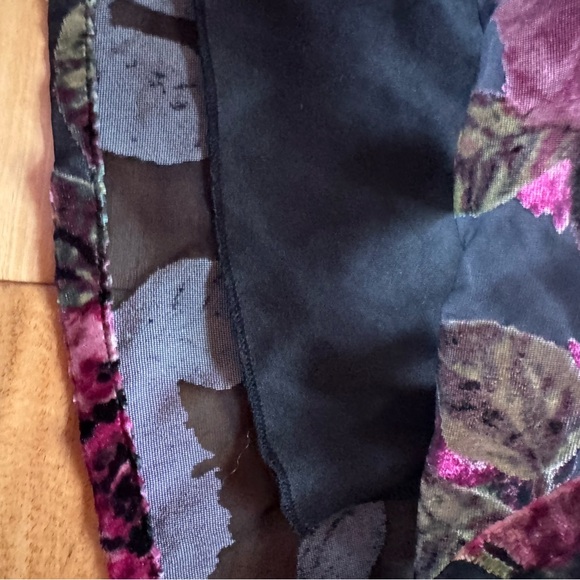 Mi Ami Black and Pink Floral Velvet Burnout Mini Dress - Picture 8 of 9